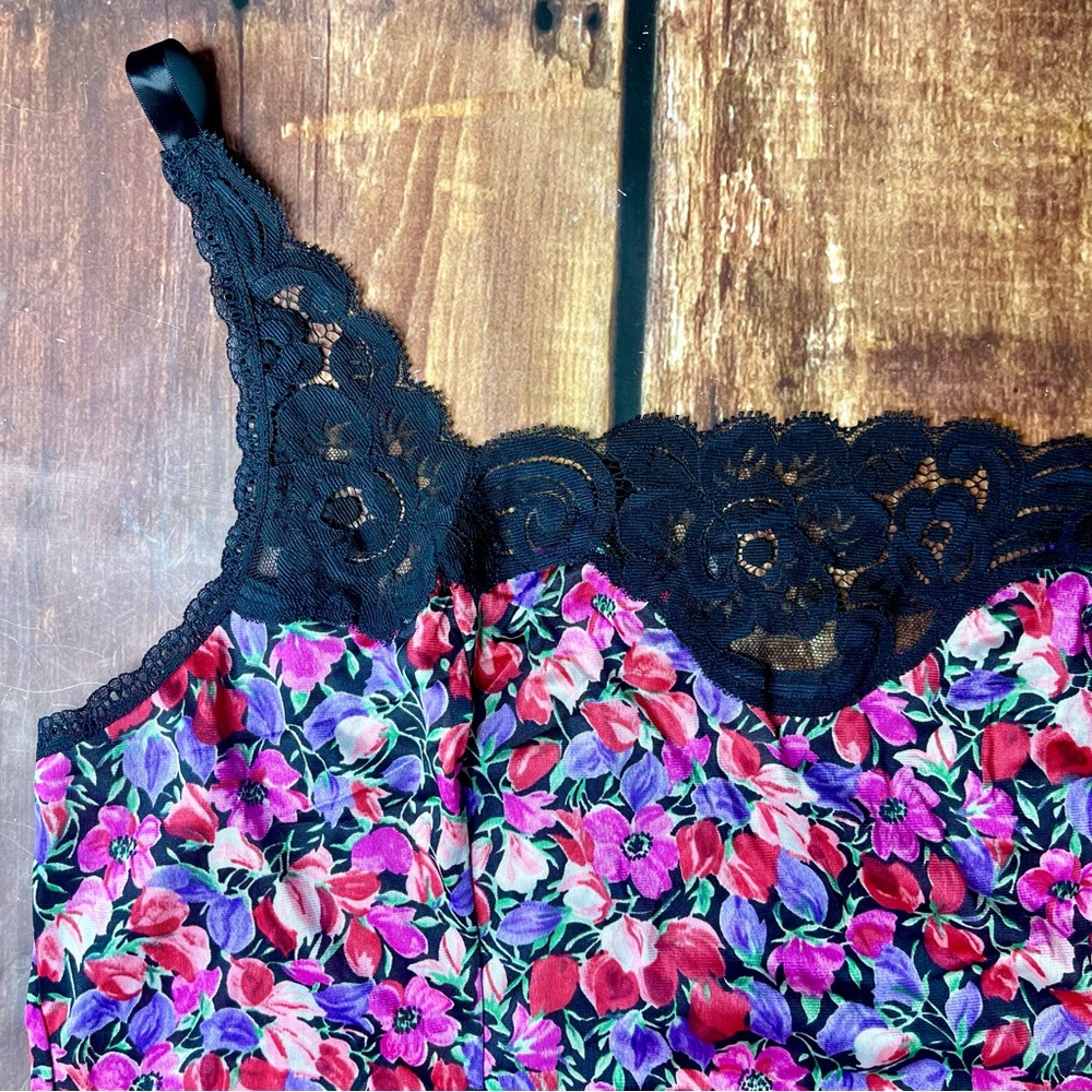 Vintage Lace Floral Camisole. Medium - Picture 3 of 5